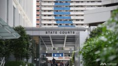 忘拉手刹与汽车相撞后还撞司机 私召车司机被监两周